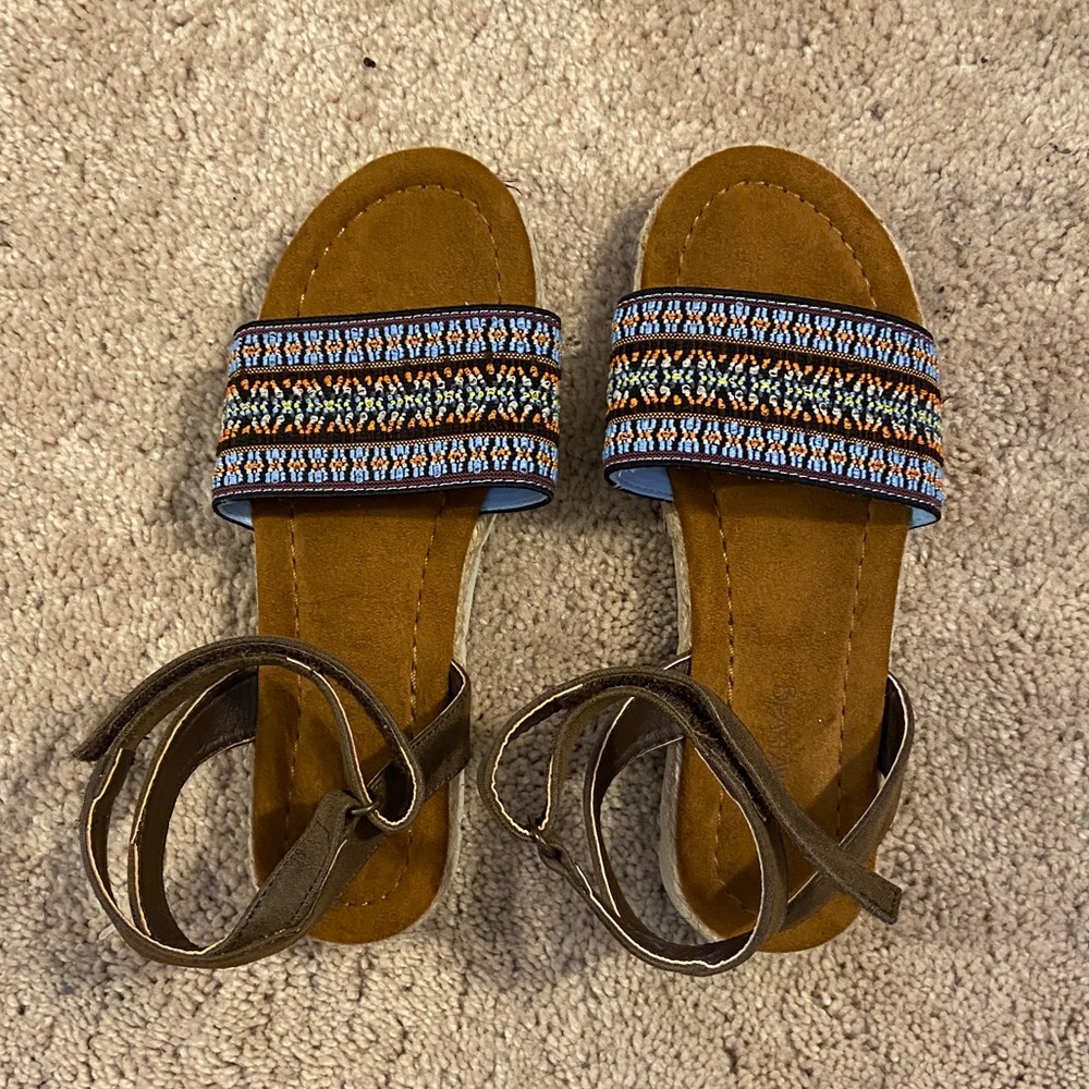 BEARPAW SIZE 3 GIRLS SLIDES